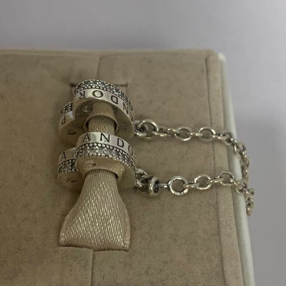 Pandora-Logo-Heart-Safety-Chain